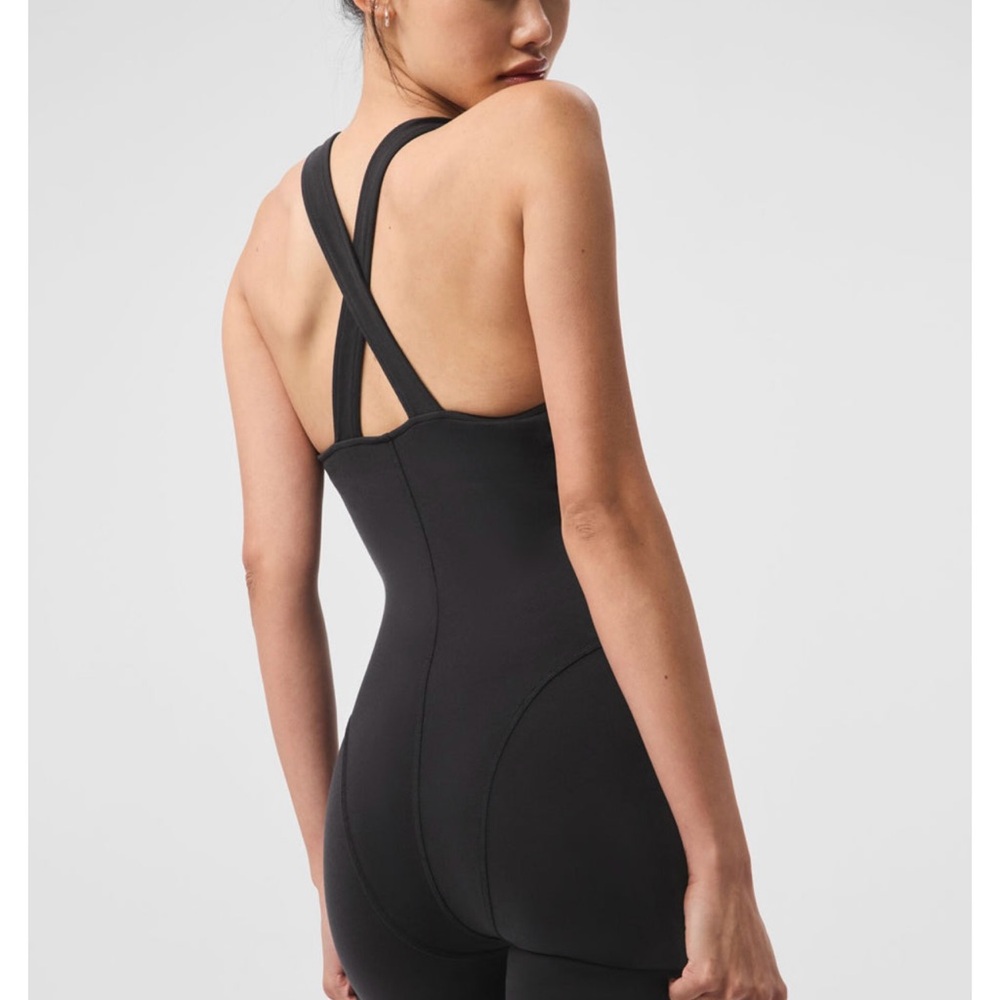 ALO Yoga Black Jumpsuit - Picture 4 of 8